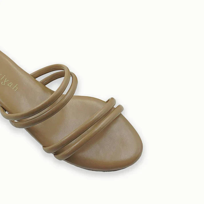 June Flat Sandals (Man-Made)