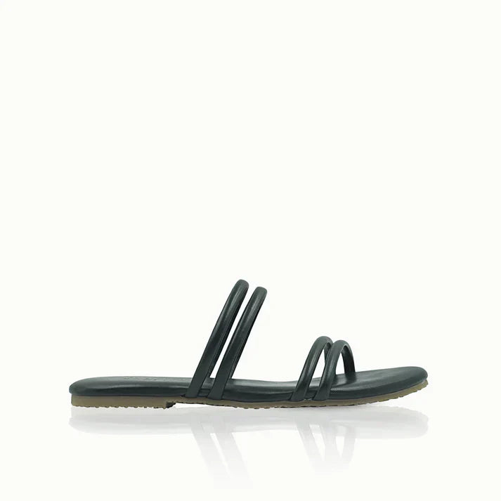 June Flat Sandals (Man-Made)