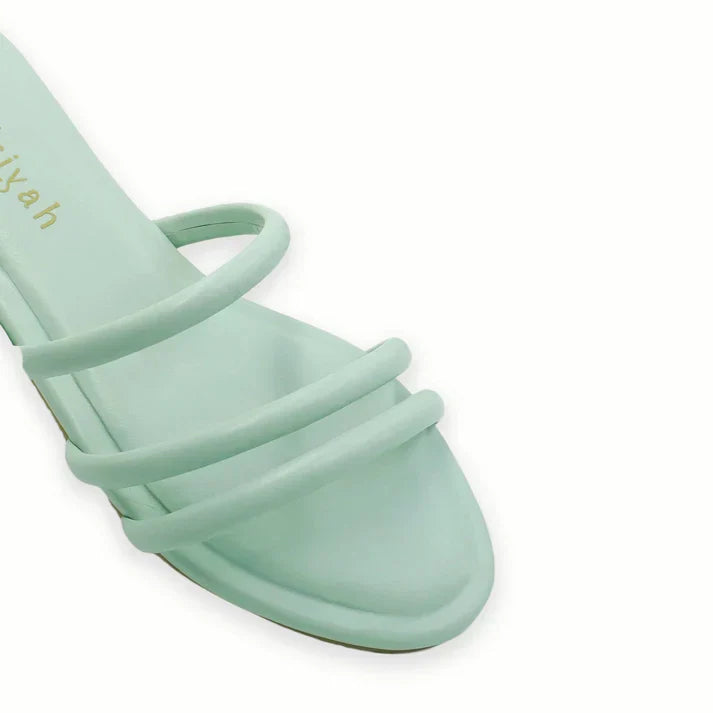June Flat Sandals (Man-Made)